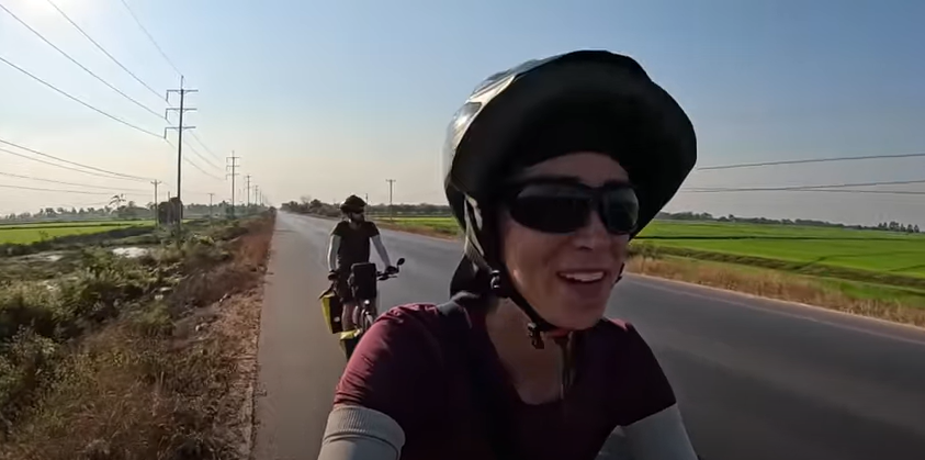 Pedalando no Camboja